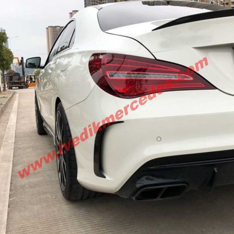 MERCEDES W117 CLA ARKA TAMPON BIÇAKLARI PIANO BLACK